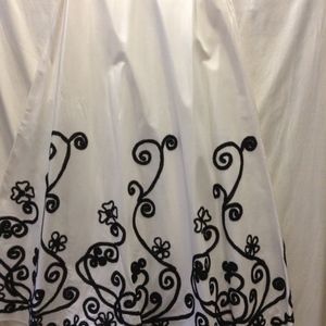 WHITE LONG SKIRT BLACK EMBROIDERY